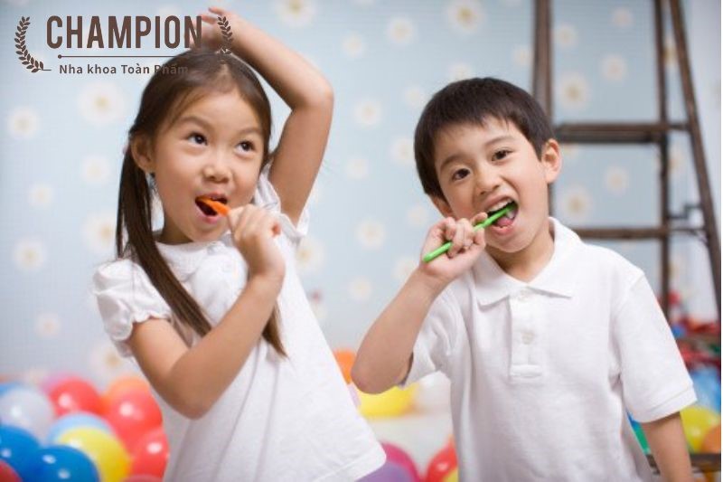 Vệ sinh răng miệng cho trẻ sơ sinh và trẻ mới biết đi